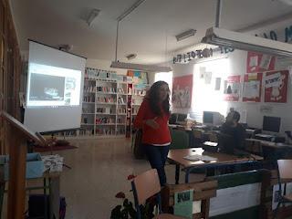 La parlamentaria andaluza Libertad Benítez en nuestra biblioteca